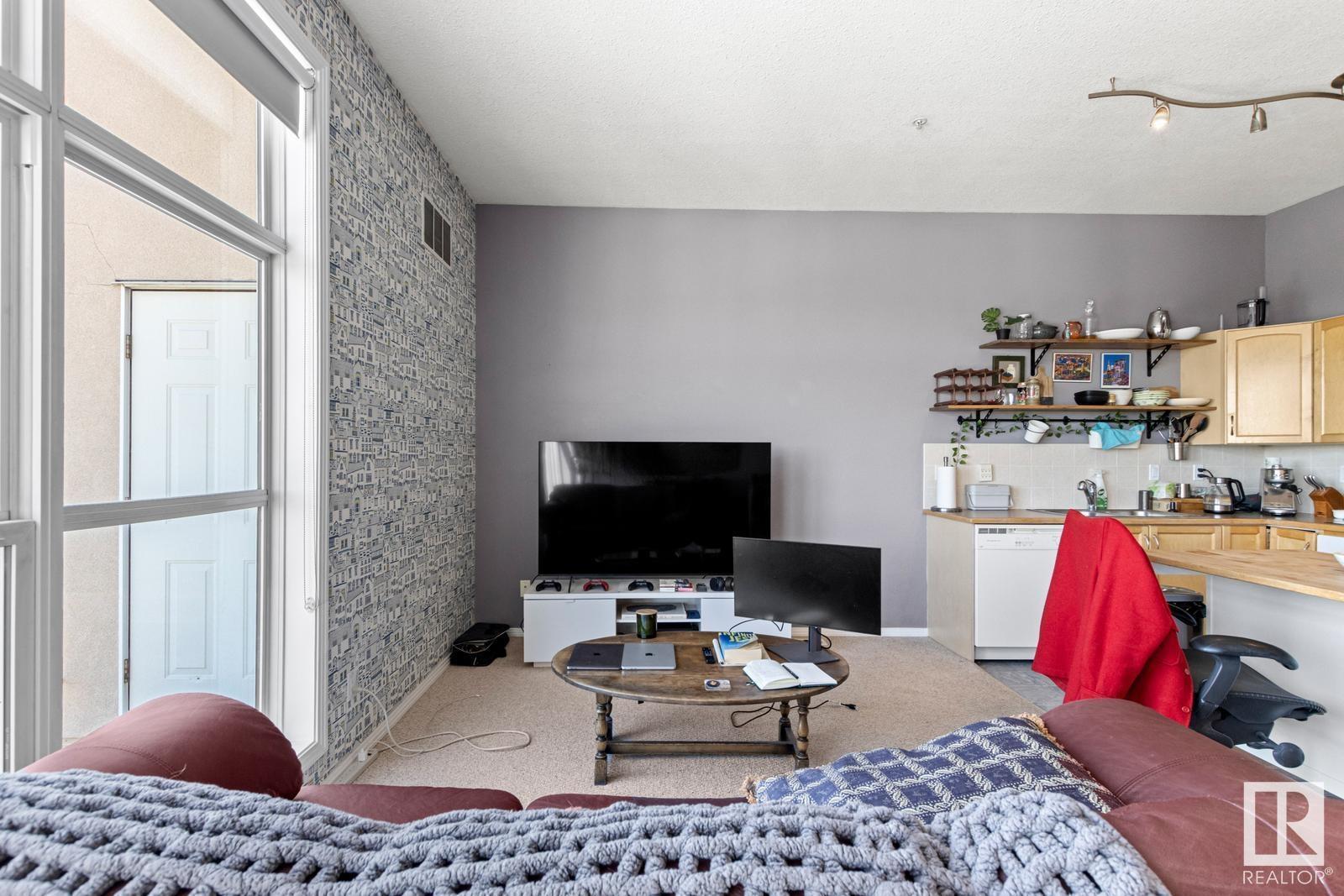 Photo 10 of 506 9503 101 Av Nw, Edmonton AB