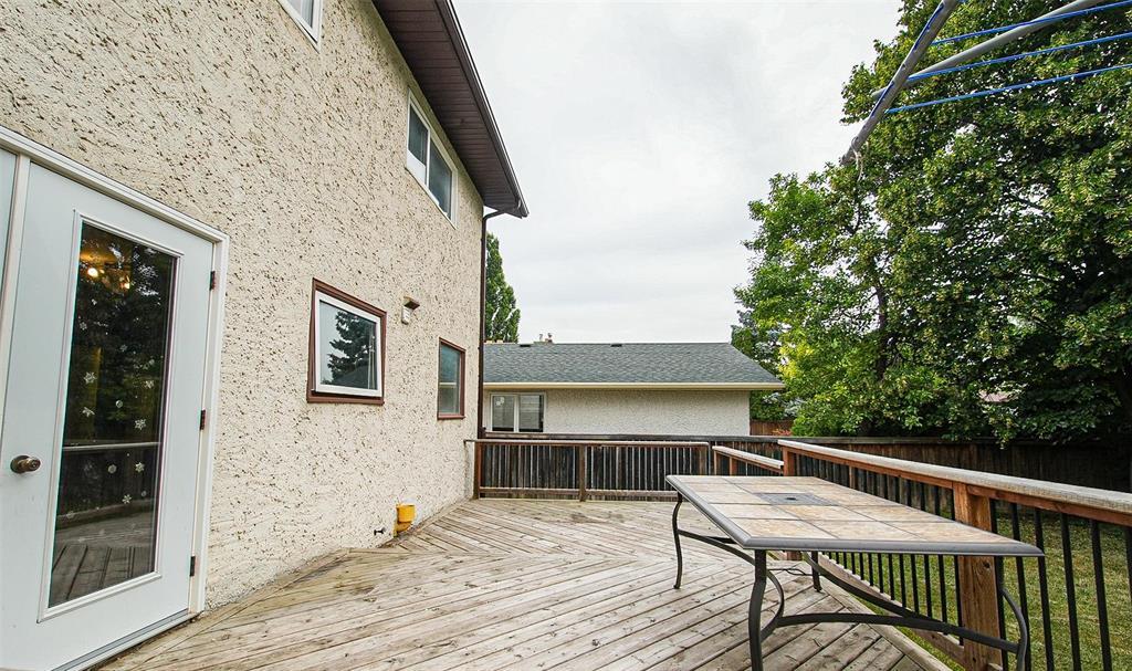 Photo 1 of 76 Morningside Drive, Winnipeg MB
