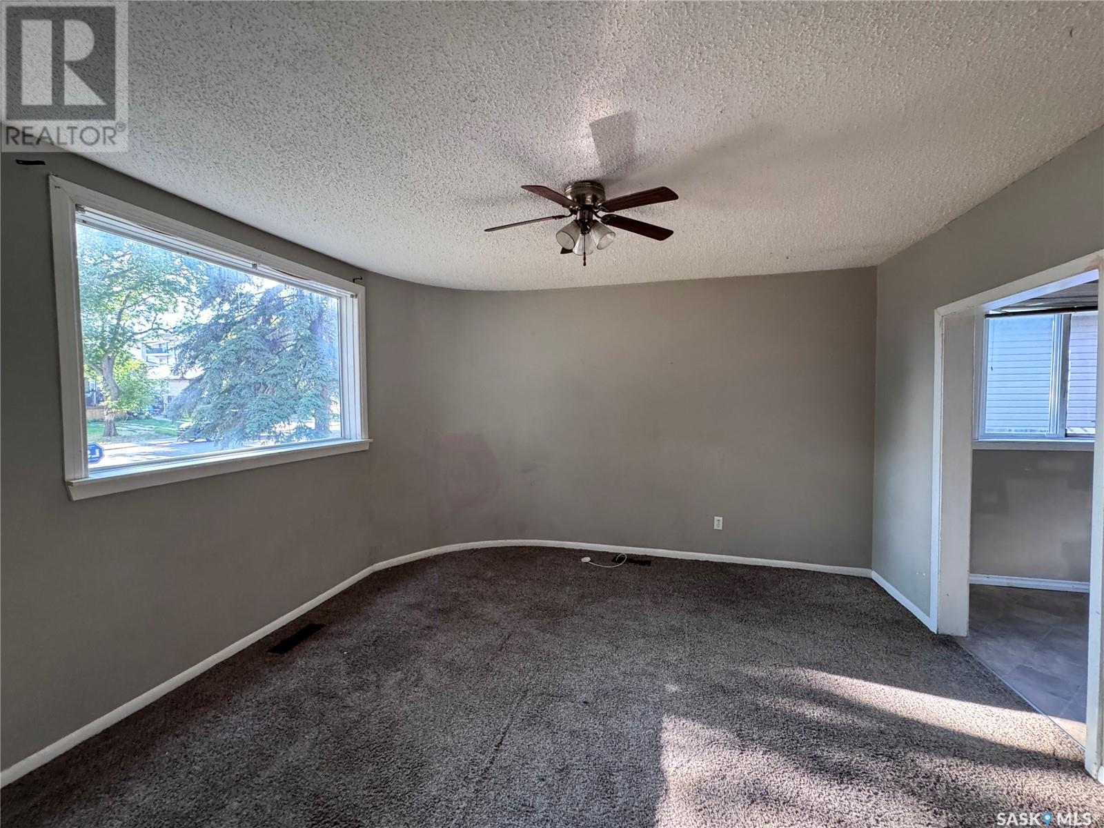 Photo 13 of 175 Smith Street N, Regina SK