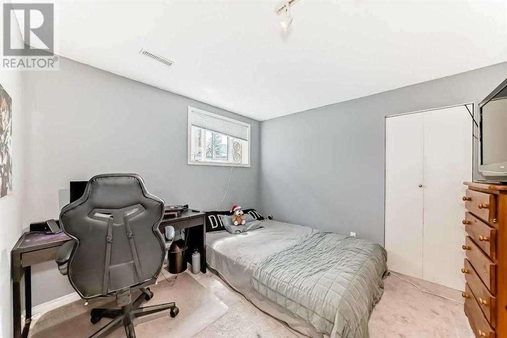 Single Family House 4 Level for Sale in  Millrise Mews SW Millrise Calgary 