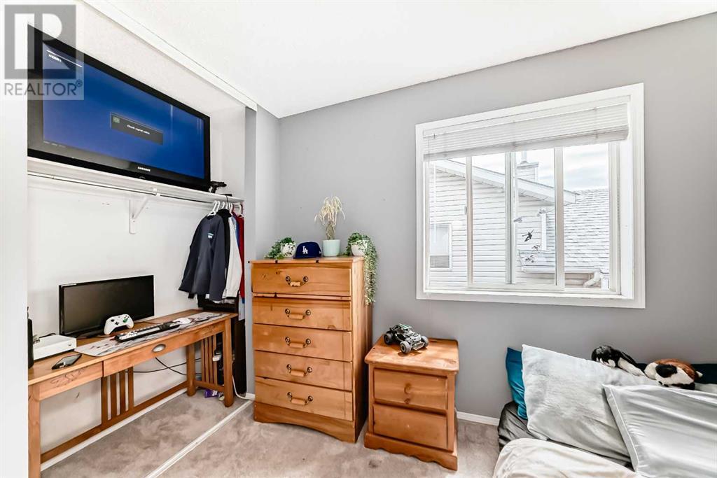 Single Family House 4 Level for Sale in  Millrise Mews SW Millrise Calgary 
