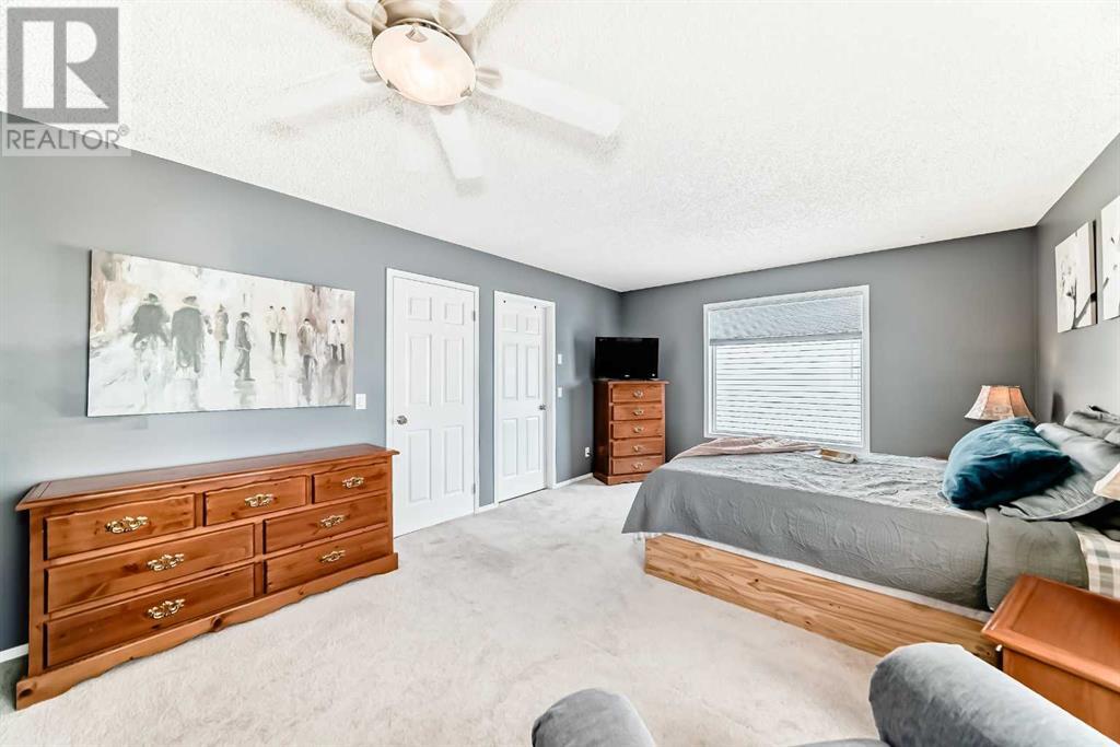 Single Family House 4 Level for Sale in  Millrise Mews SW Millrise Calgary 