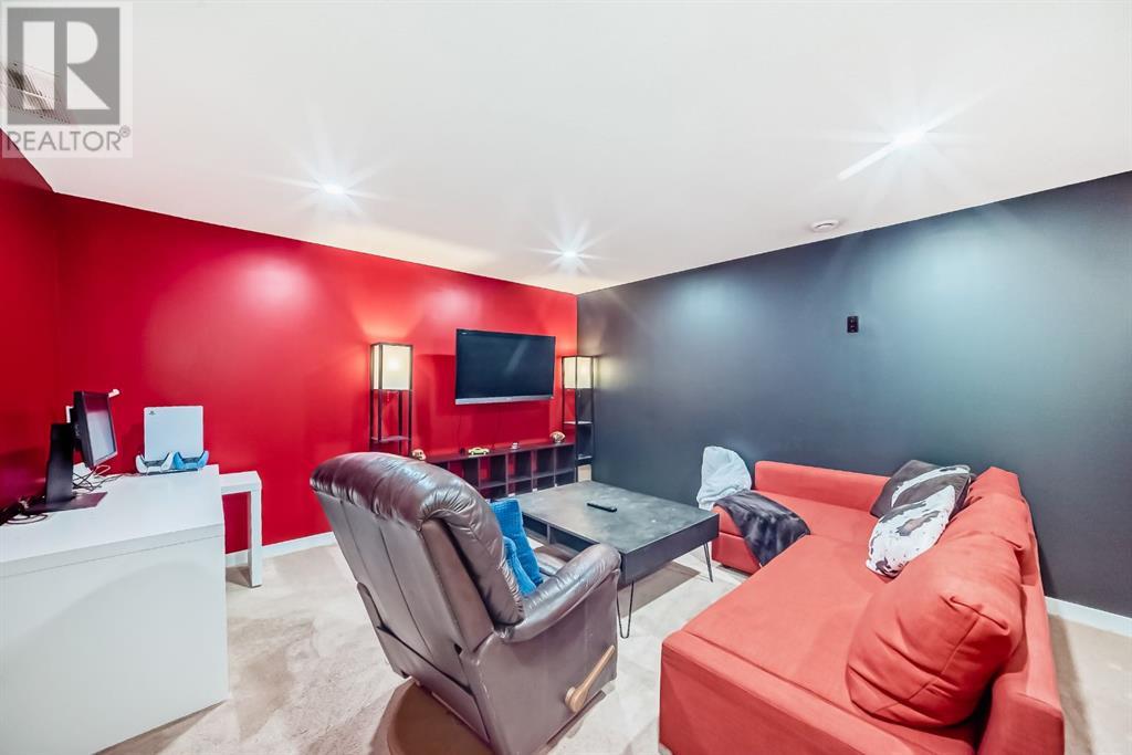 Single Family House for Sale in  Eversyde Boulevard SW Evergreen Calgary 
