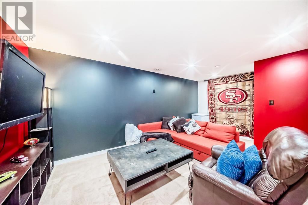 Single Family House for Sale in  Eversyde Boulevard SW Evergreen Calgary 