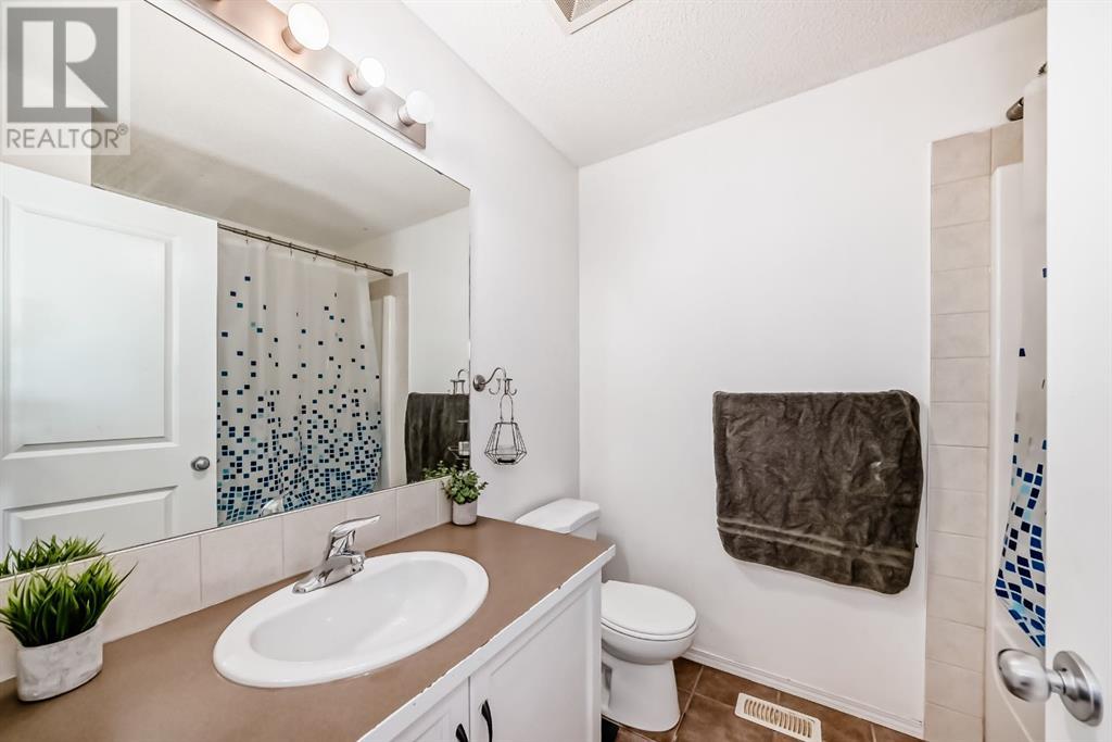 Single Family House for Sale in  Eversyde Boulevard SW Evergreen Calgary 