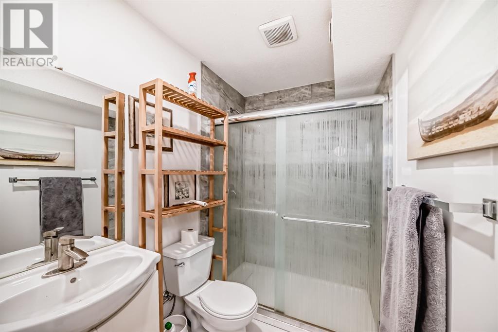 Single Family House for Sale in  Eversyde Boulevard SW Evergreen Calgary 