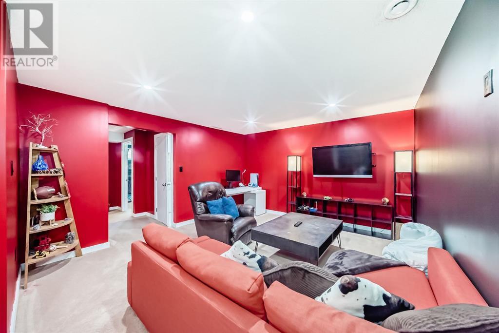 Single Family House for Sale in  Eversyde Boulevard SW Evergreen Calgary 