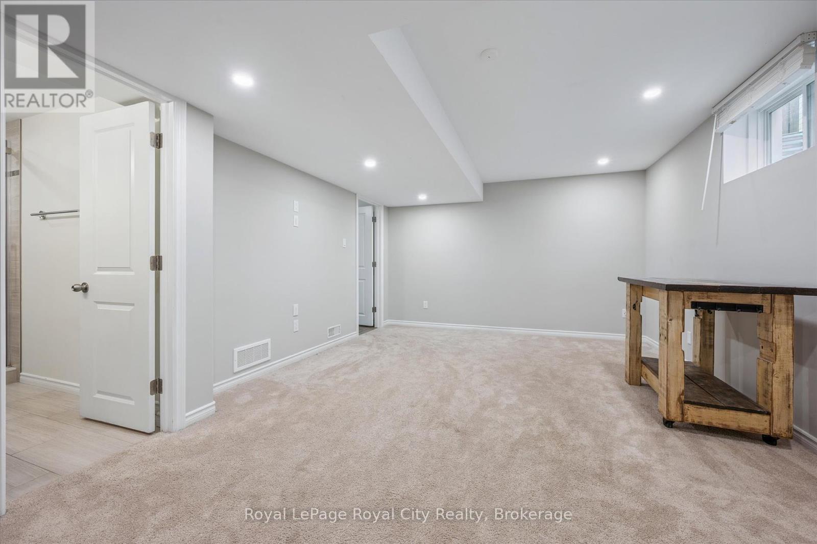 Photo 13 of 16 Creighton Avenue, Guelph ON