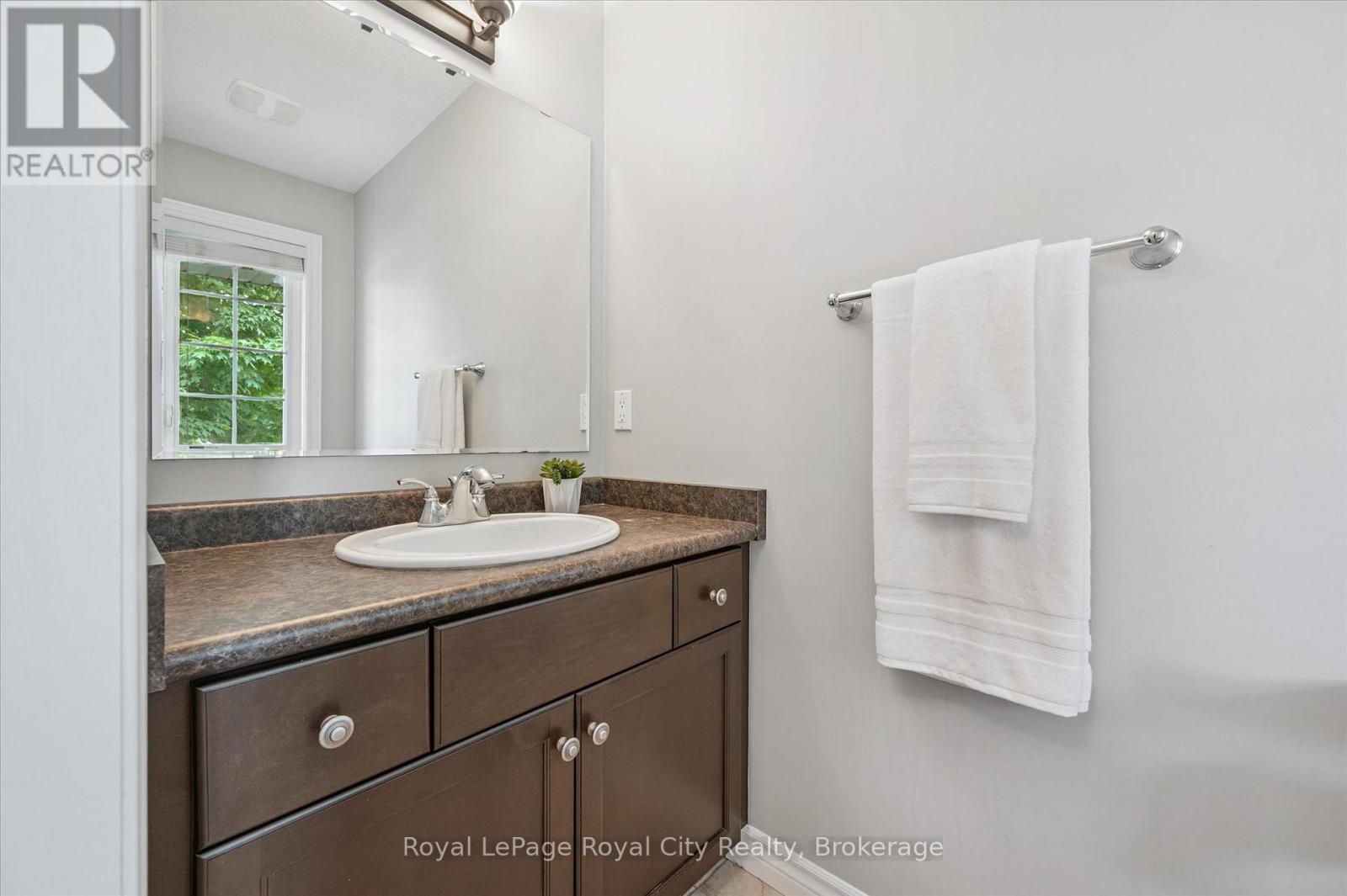 Photo 40 of 16 Creighton Avenue, Guelph ON