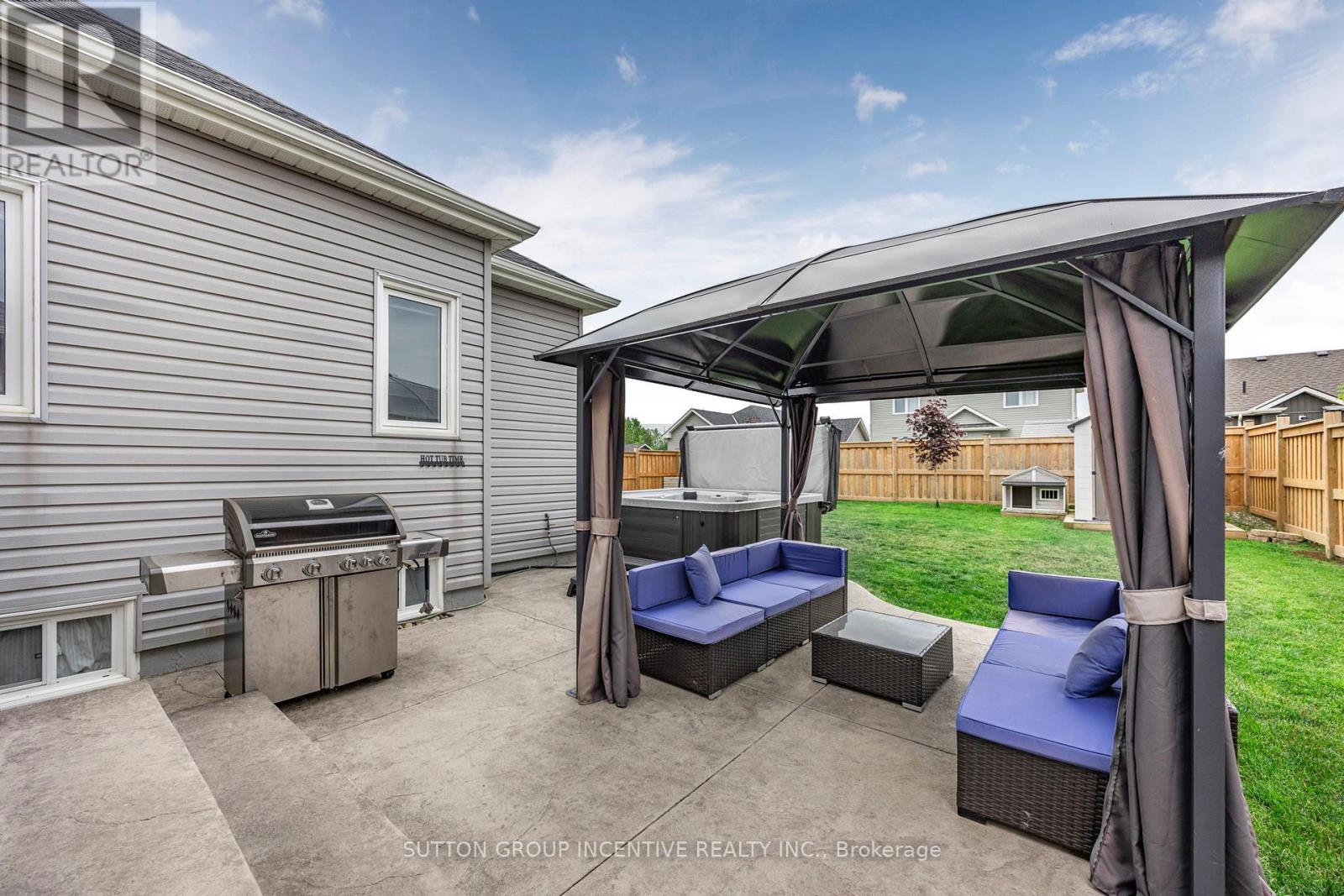 Photo 24 of 21 Beverly Street, Springwater ON