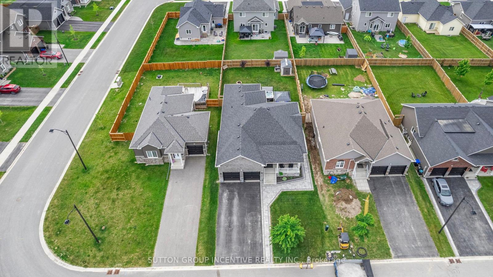 Photo 37 of 21 Beverly Street, Springwater ON