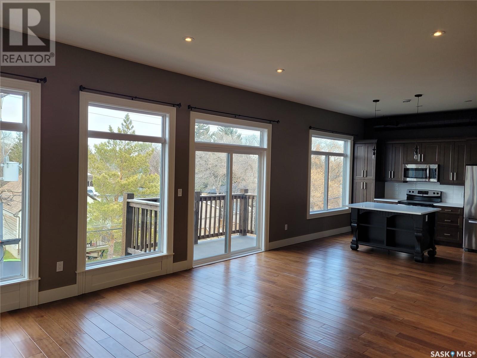 Photo 13 of 936 Montgomery Street, Moose Jaw SK