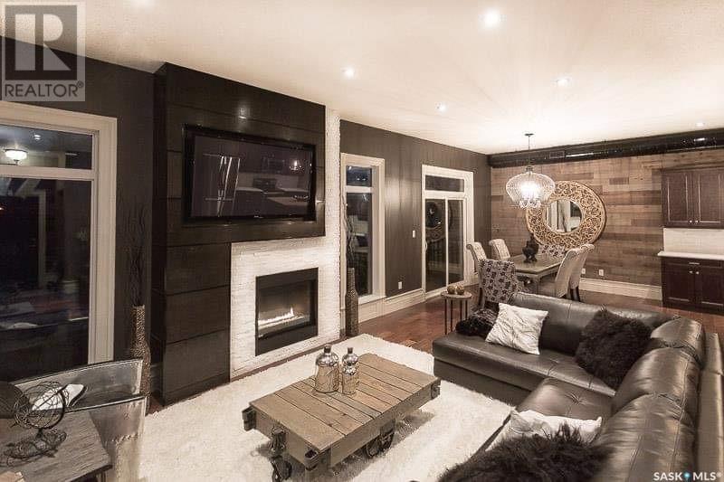 Photo 2 of 936 Montgomery Street, Moose Jaw SK