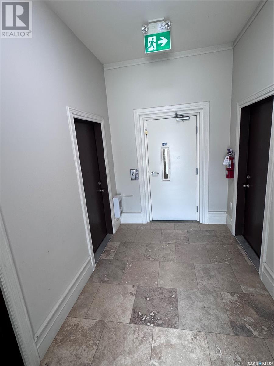 Photo 20 of 936 Montgomery Street, Moose Jaw SK