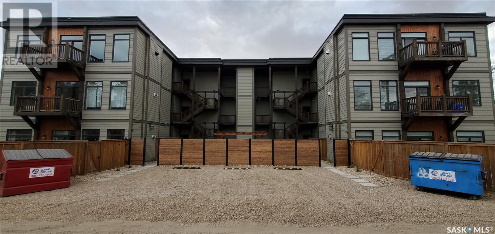 Photo 22 of 936 Montgomery Street, Moose Jaw SK