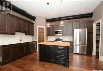 Photo 6 of 936 Montgomery Street, Moose Jaw SK