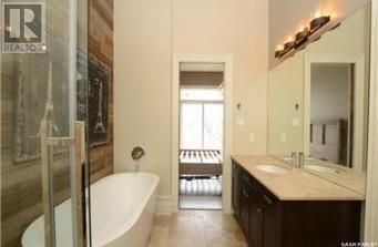 Photo 9 of 936 Montgomery Street, Moose Jaw SK