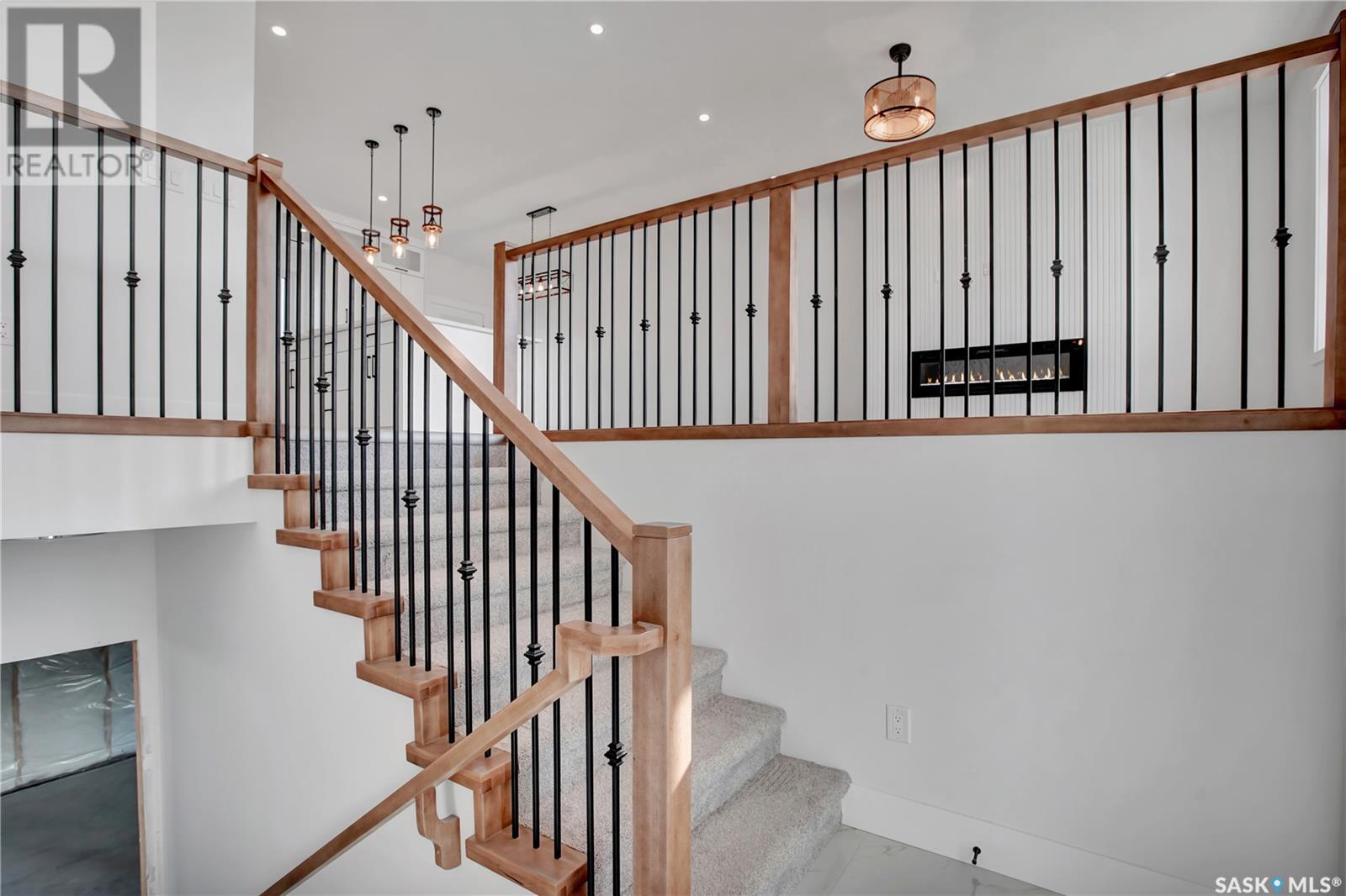Photo 3 of 812 Woods Crescent, Warman SK