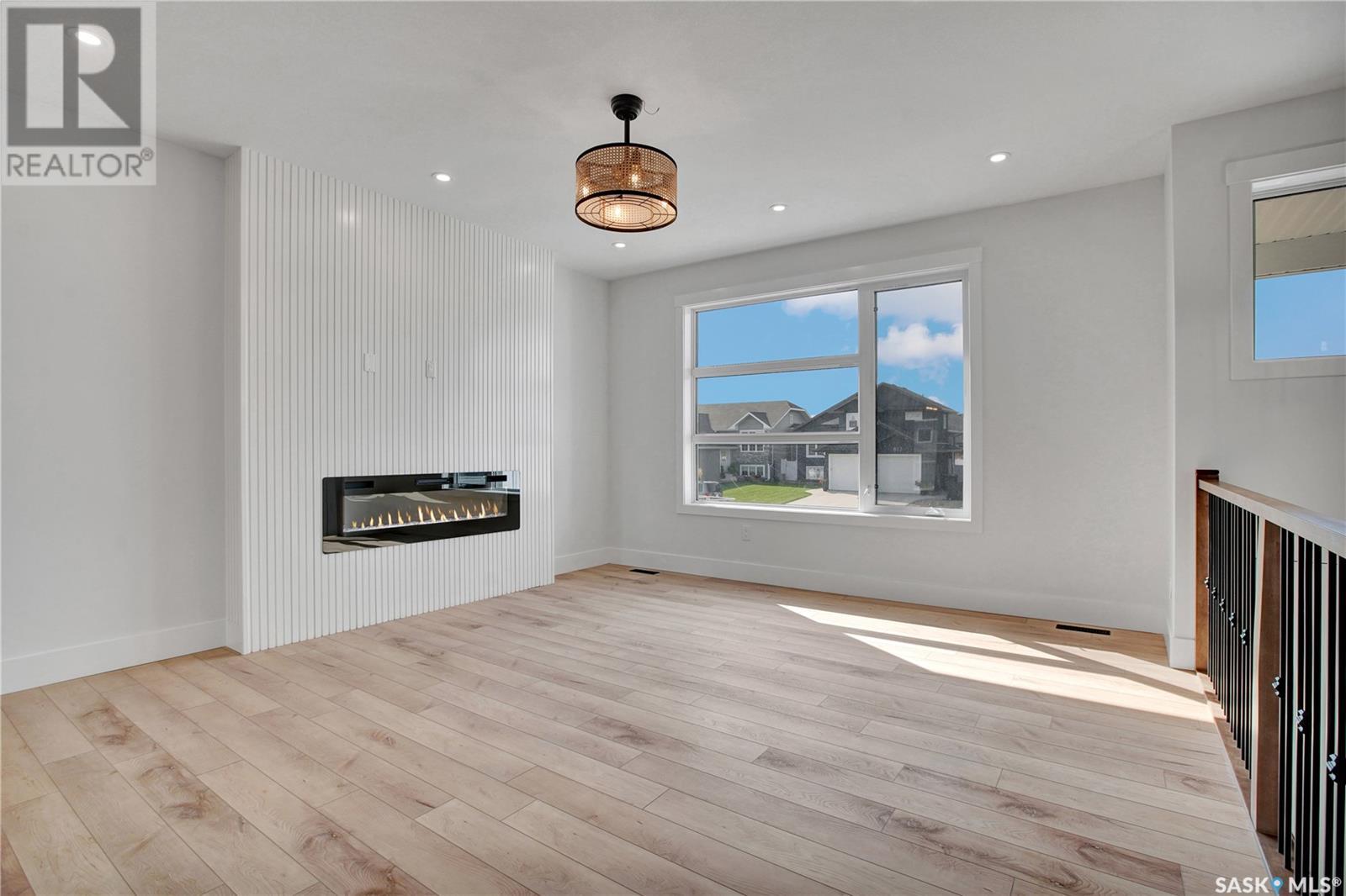 Photo 19 of 812 Woods Crescent, Warman SK