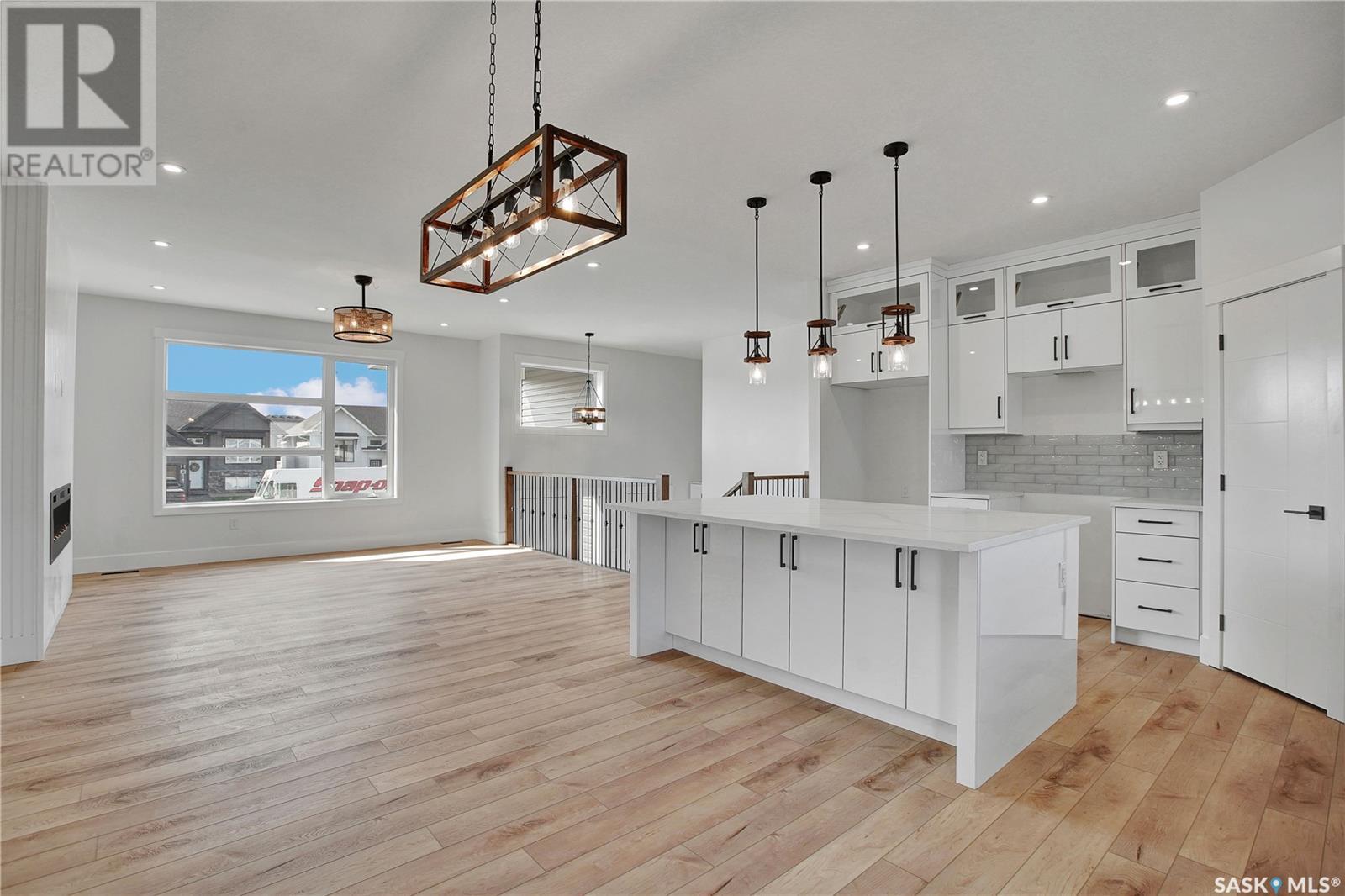 Photo 12 of 812 Woods Crescent, Warman SK