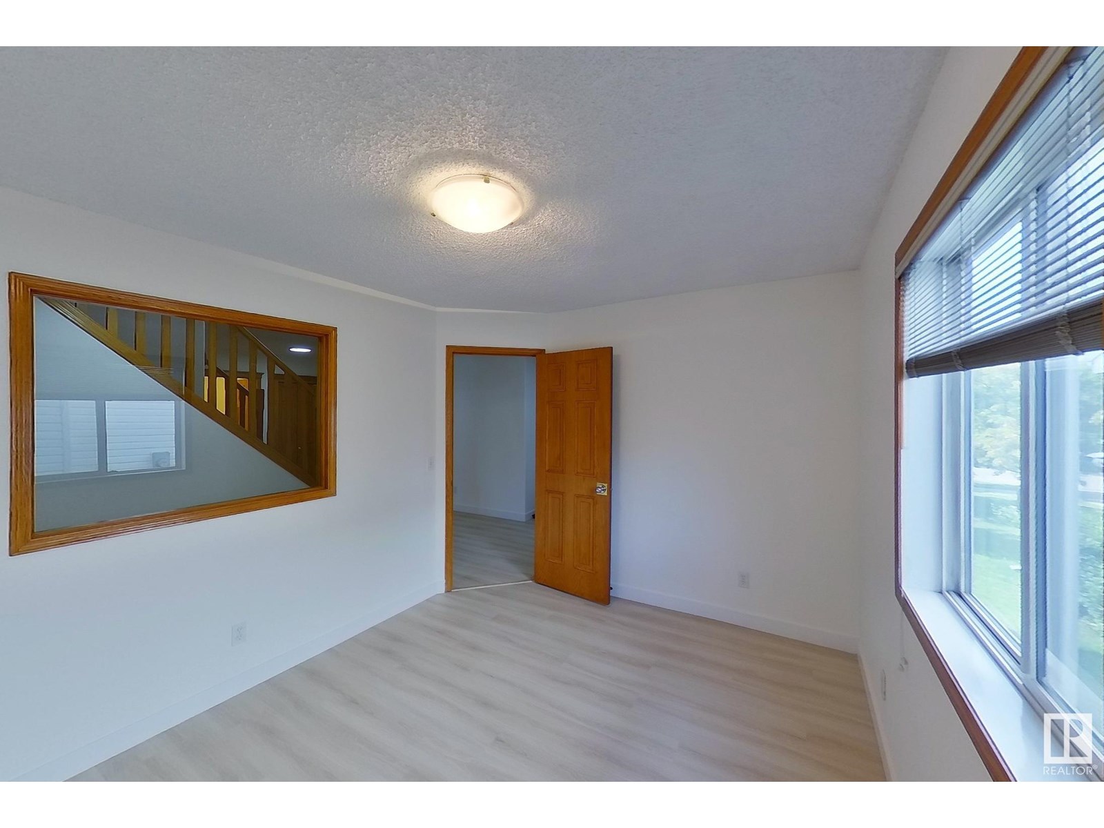 Photo 31 of 41 Hampton Cr, St Albert AB