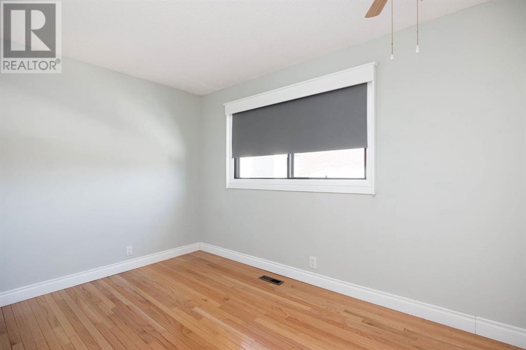 Photo 15 of 237 Ermine Crescent, Fort Mcmurray AB
