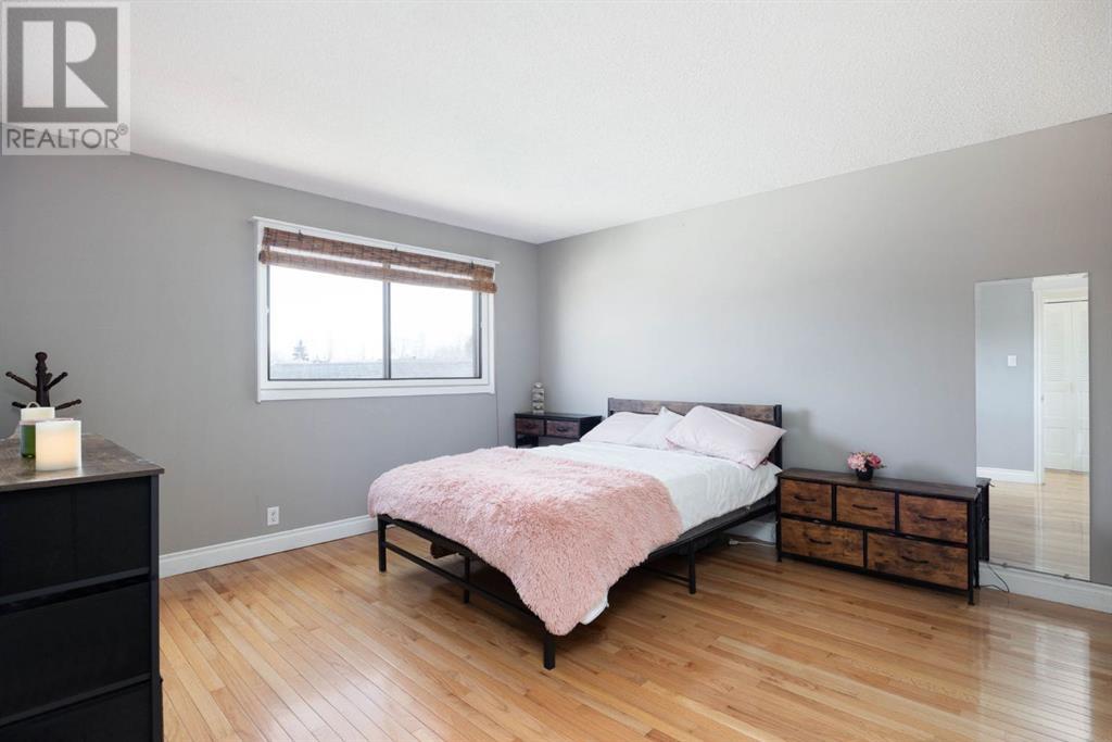 Photo 6 of 237 Ermine Crescent, Fort Mcmurray AB