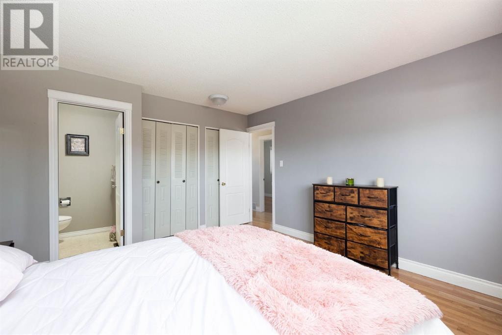 Photo 17 of 237 Ermine Crescent, Fort Mcmurray AB
