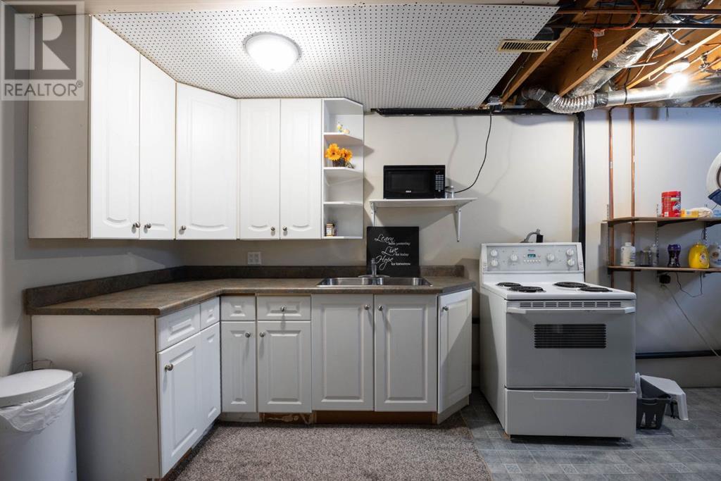 Photo 18 of 237 Ermine Crescent, Fort Mcmurray AB