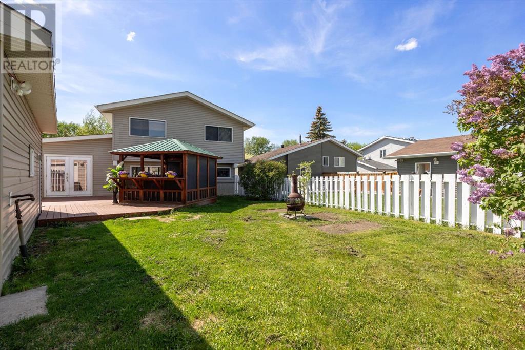 Photo 1 of 237 Ermine Crescent, Fort Mcmurray AB