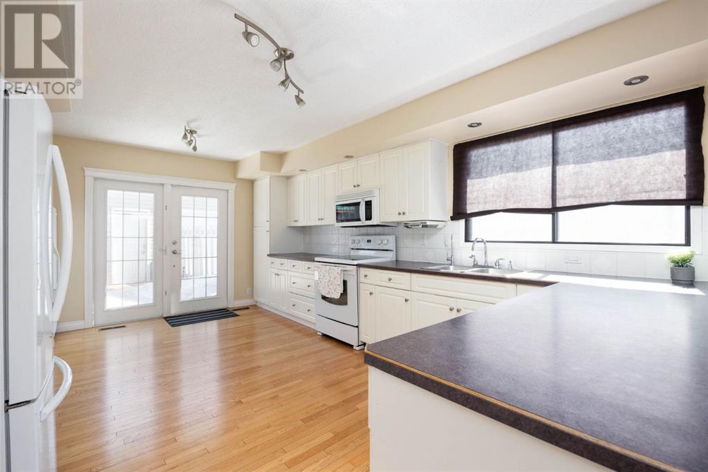Photo 10 of 237 Ermine Crescent, Fort Mcmurray AB