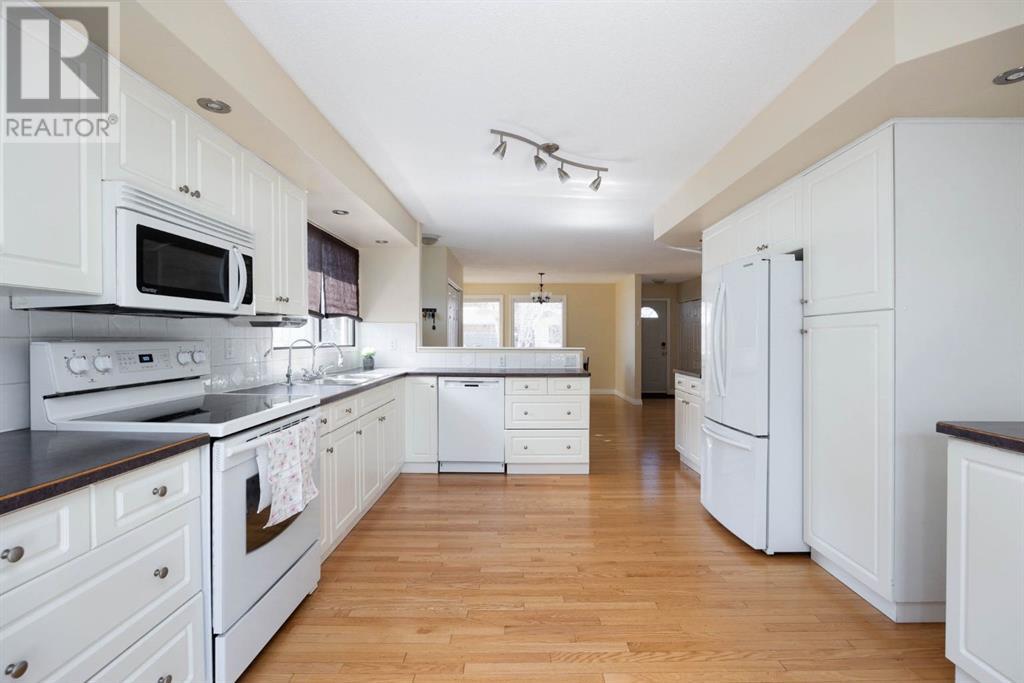 Photo 35 of 237 Ermine Crescent, Fort Mcmurray AB