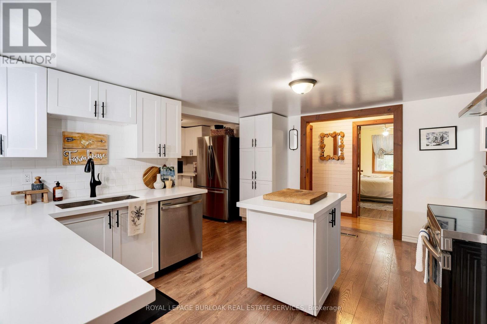 Photo 23 of 401 Lynden Road, Brantford ON