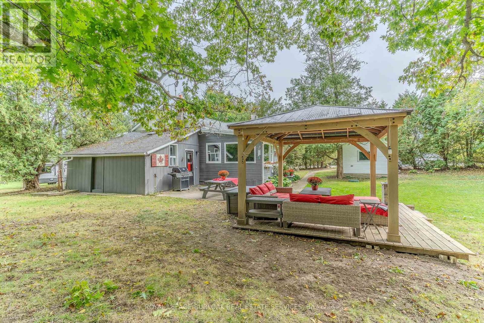 Photo 8 of 401 Lynden Road, Brantford ON