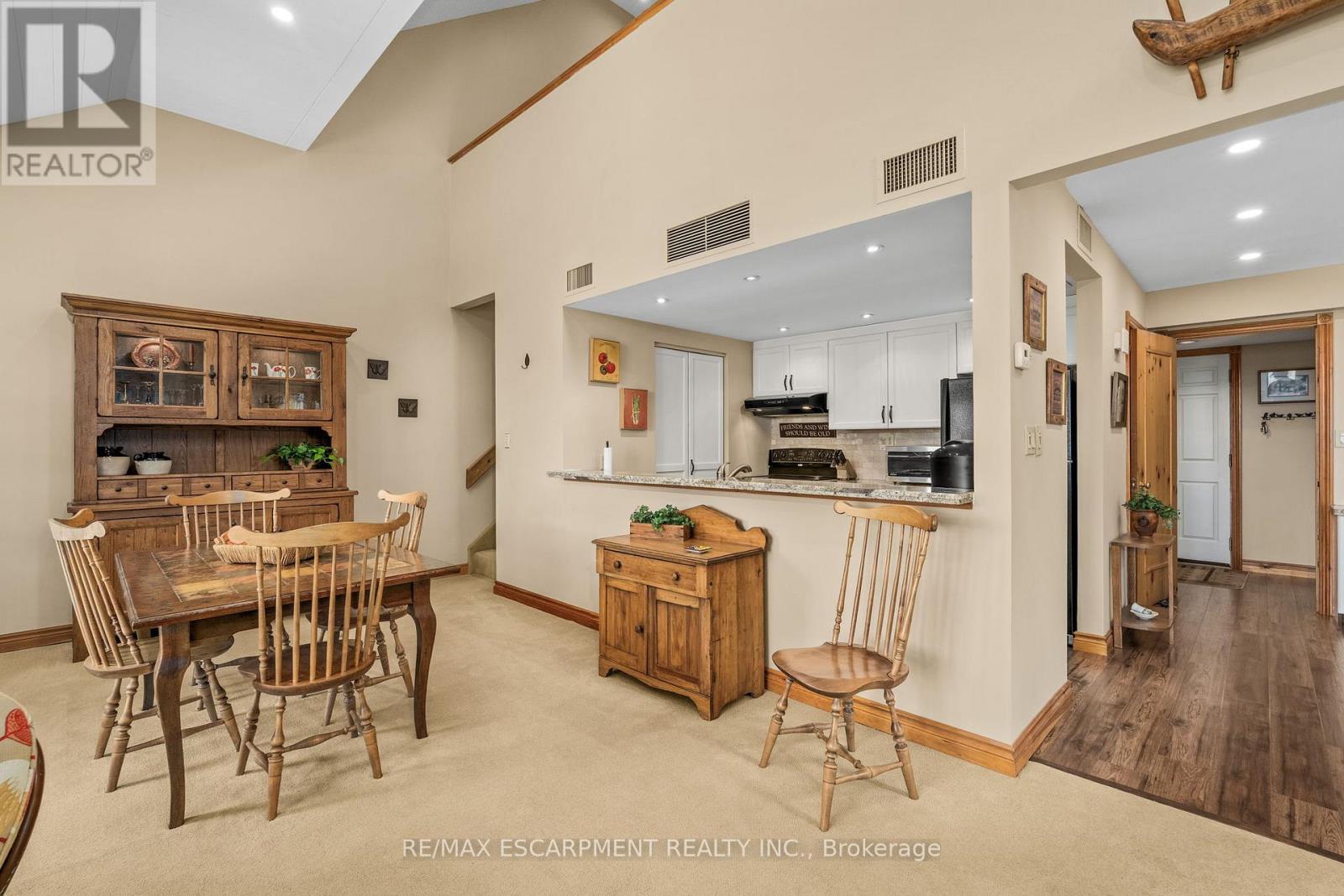 Photo 18 of 1 131 Grandview Hilltop Drive, Huntsville ON