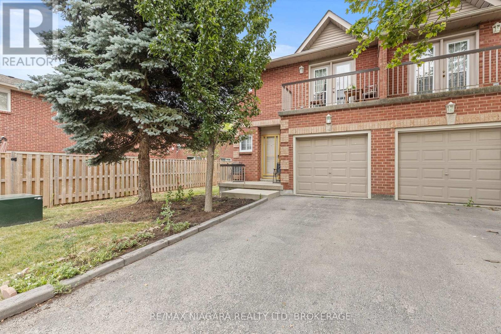 Photo 3 of 13 34 Dynasty Avenue, Hamilton ON
