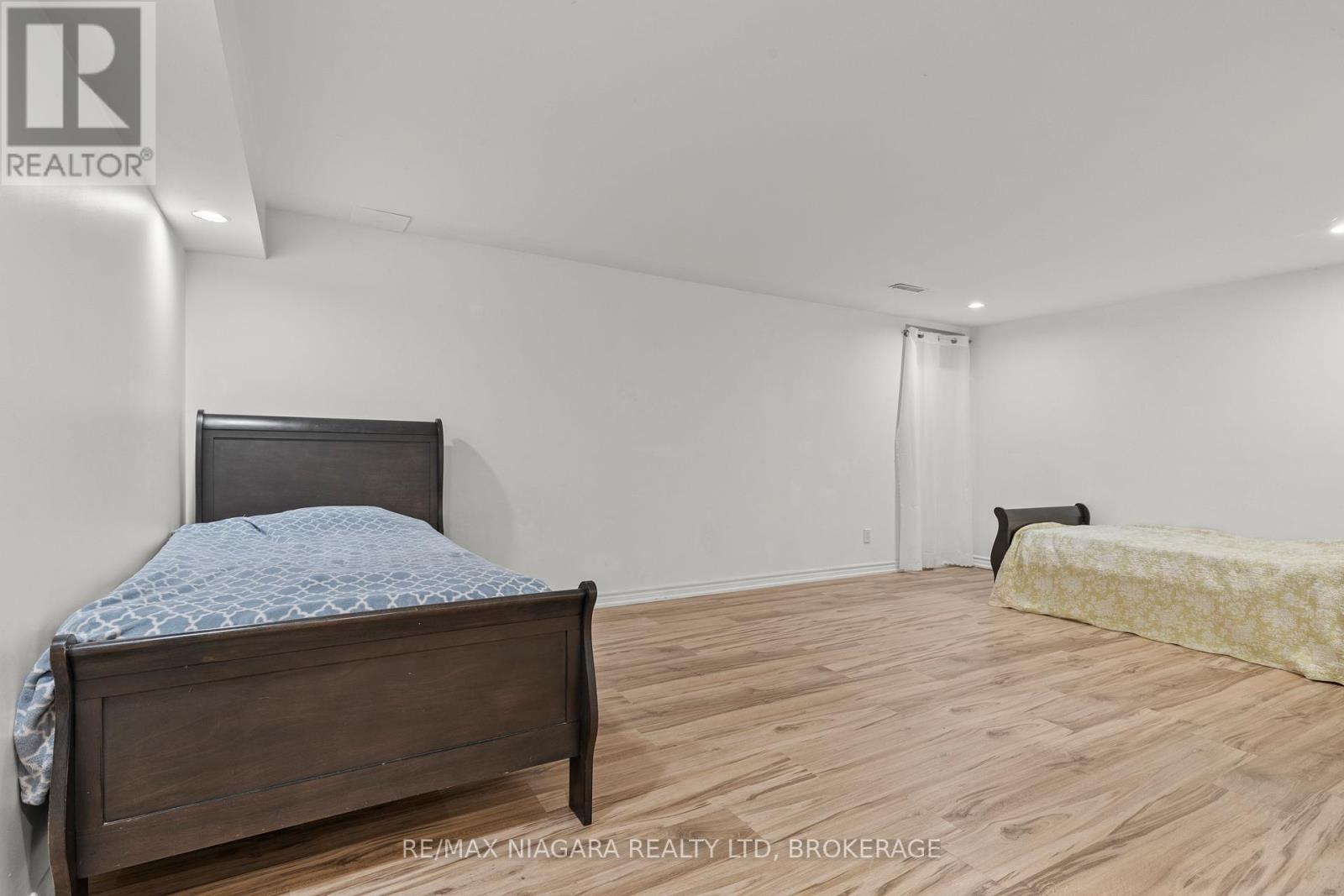 Photo 7 of 13 34 Dynasty Avenue, Hamilton ON