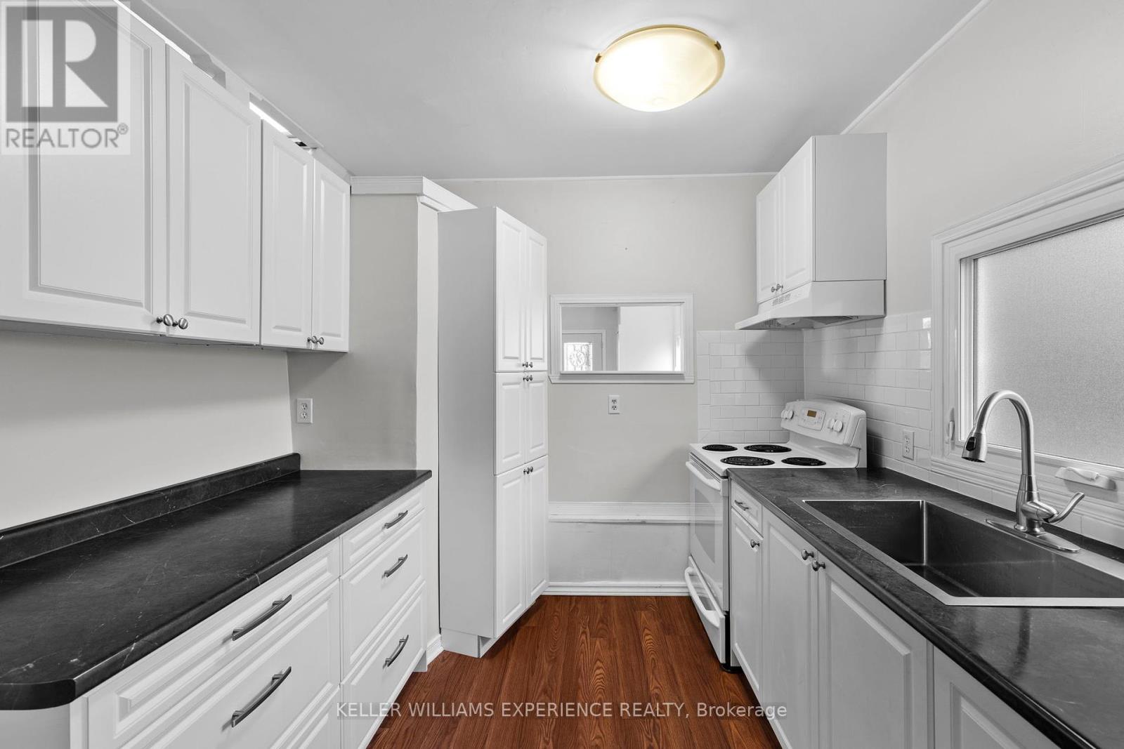 Photo 32 of 3 Courtland Street, Orillia ON