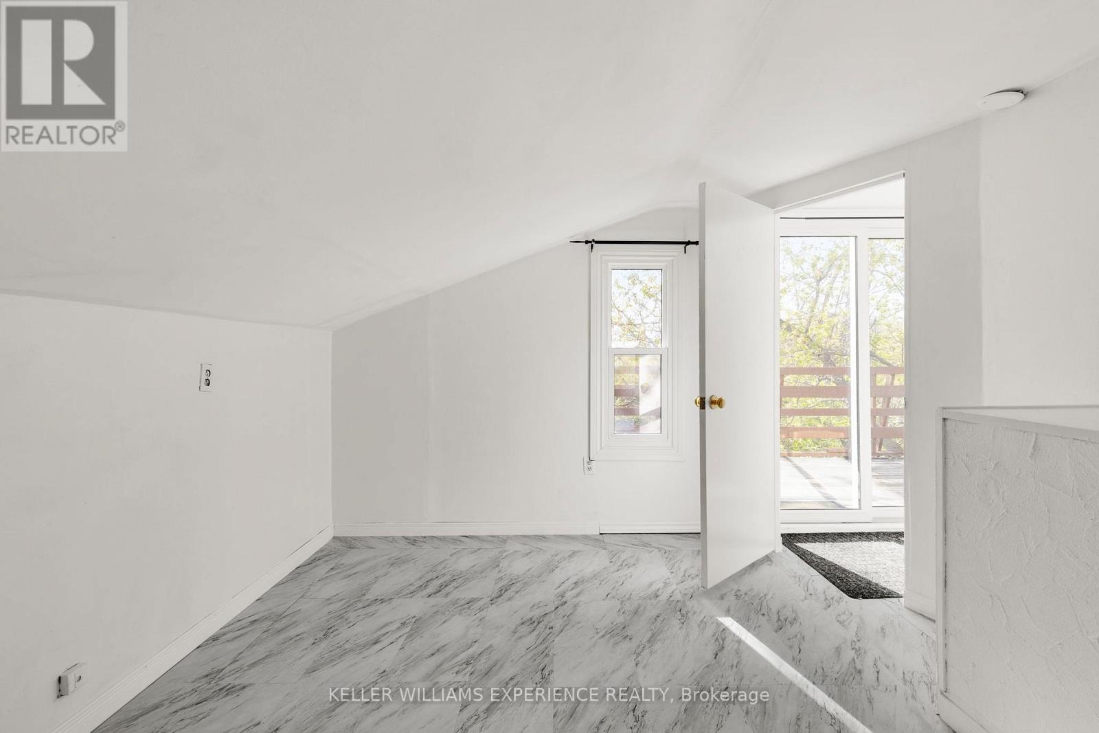Photo 14 of 3 Courtland Street, Orillia ON