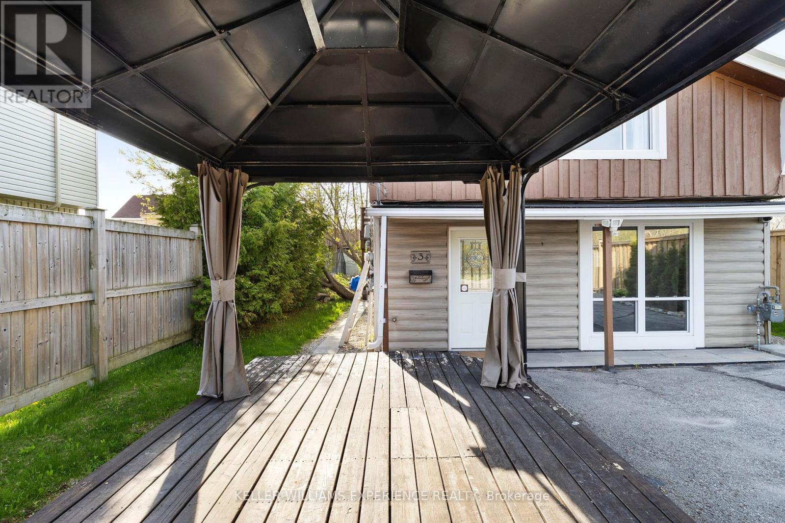 Photo 17 of 3 Courtland Street, Orillia ON