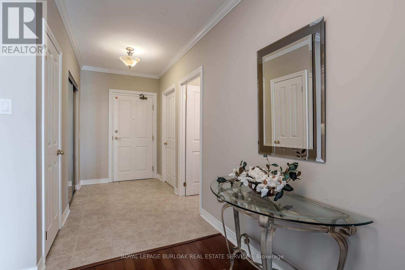 Photo 20 of 410 1998 Ironstone Drive, Burlington ON