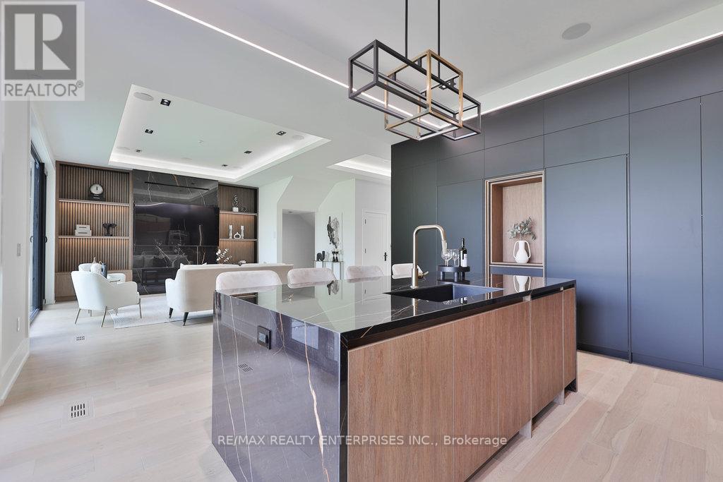 Photo 13 of 1349 Melton Drive, Mississauga ON