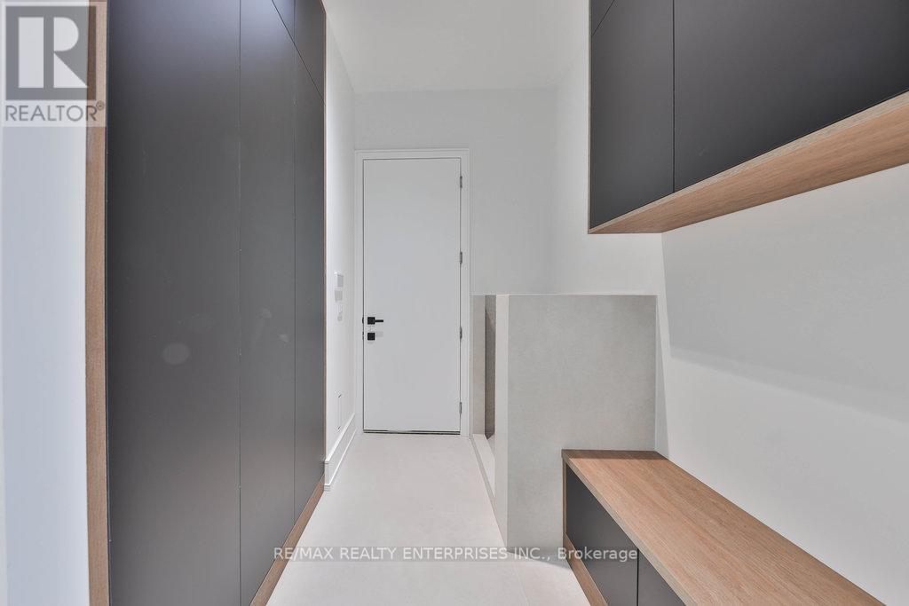 Photo 17 of 1349 Melton Drive, Mississauga ON