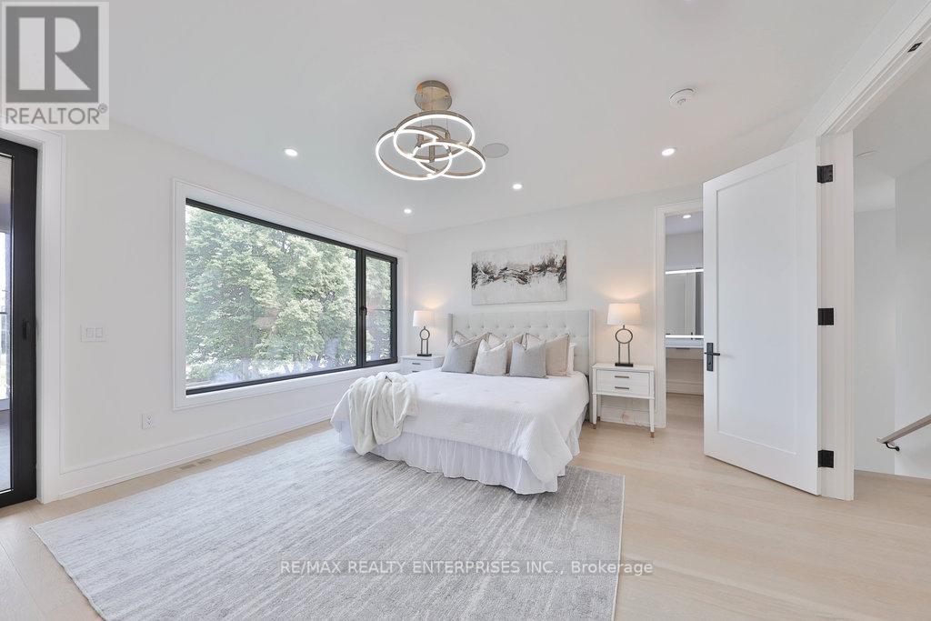 Photo 20 of 1349 Melton Drive, Mississauga ON