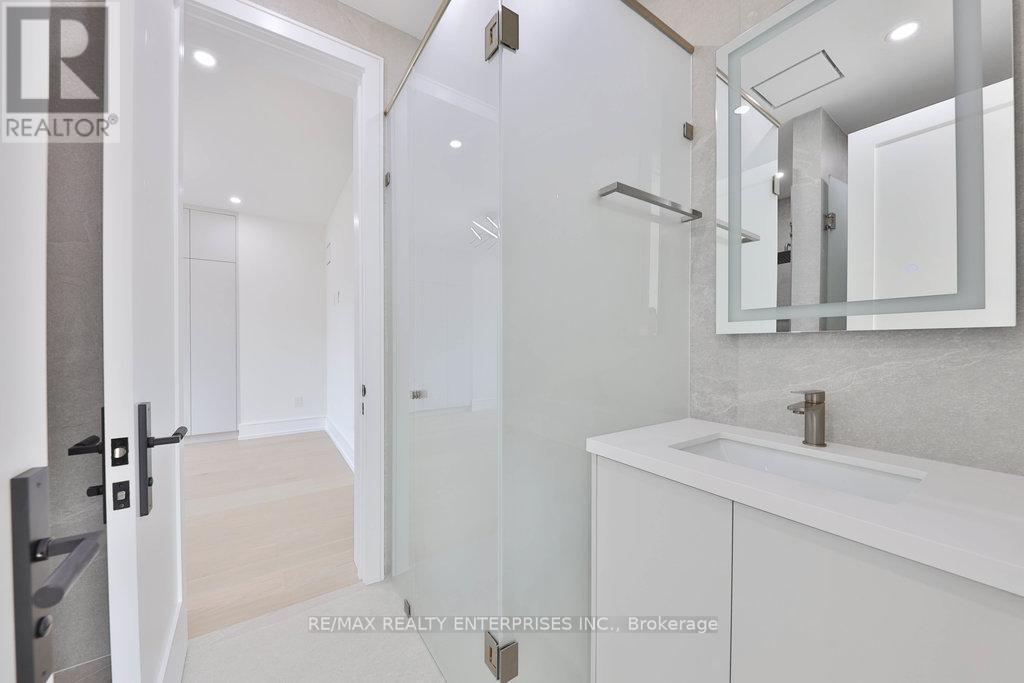 Photo 31 of 1349 Melton Drive, Mississauga ON