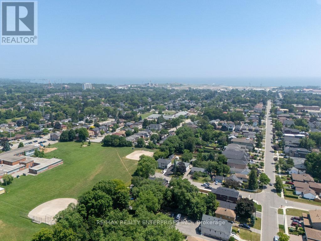 Photo 42 of 1349 Melton Drive, Mississauga ON