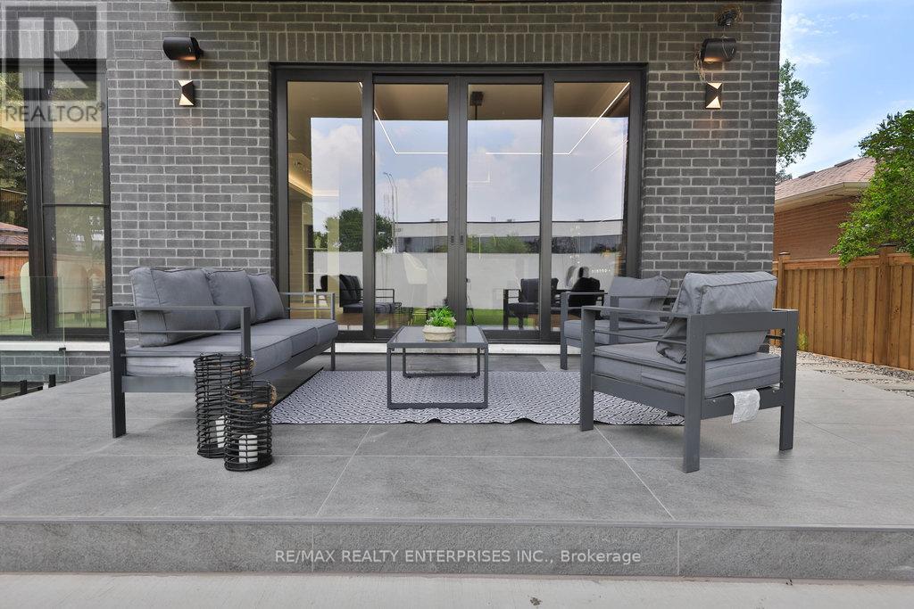 Photo 49 of 1349 Melton Drive, Mississauga ON