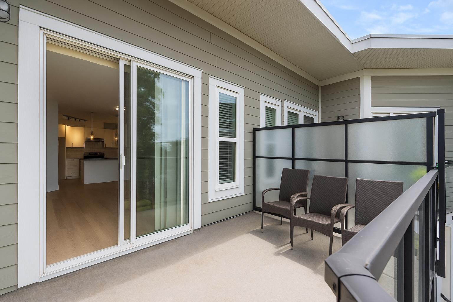 Photo 9 of 412 15956 86 A Avenue, Surrey BC