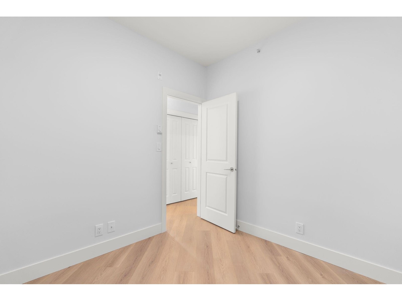 Photo 13 of 412 15956 86 A Avenue, Surrey BC