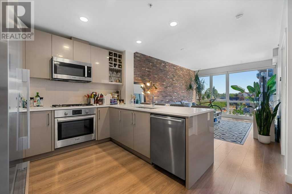 Single Family House for Sale in    Street NW Hillhurst Calgary 